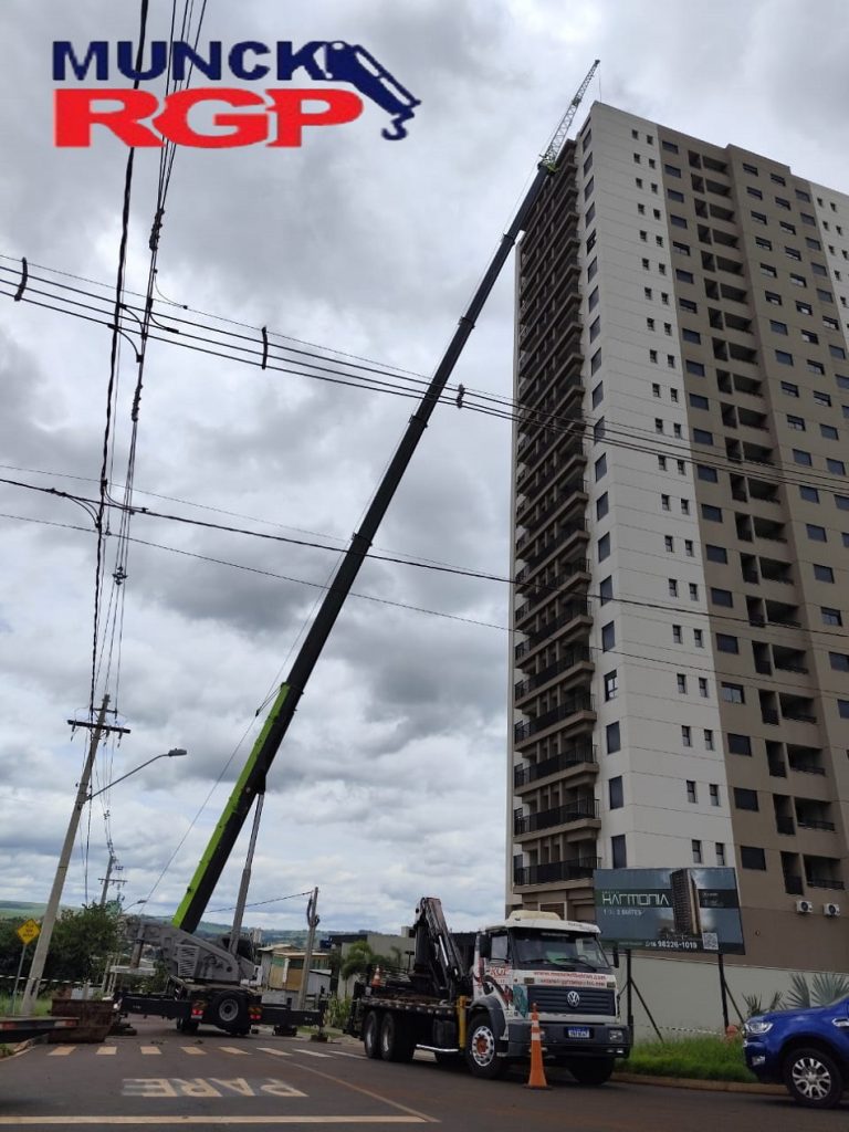 Aluguel de Guindaste Ribeirão Preto RGP é referência no transporte de objetos e máquinas pesadas. Nossa estrutura permite que carregamentos e transportes sejam mais seguros e rápidos.